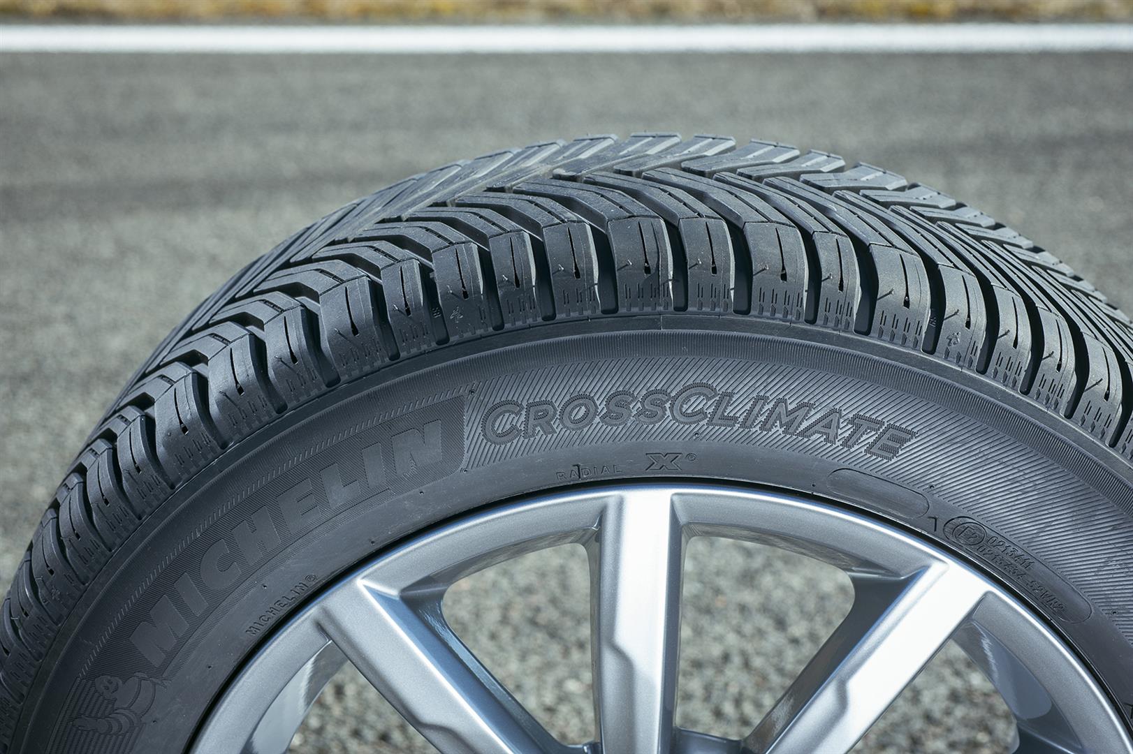 Всесезонные шины. Michelin CROSSCLIMATE. Michelin Cross climate. Michelin CROSSCLIMATE Plus. Шины Michelin CROSSCLIMATE.